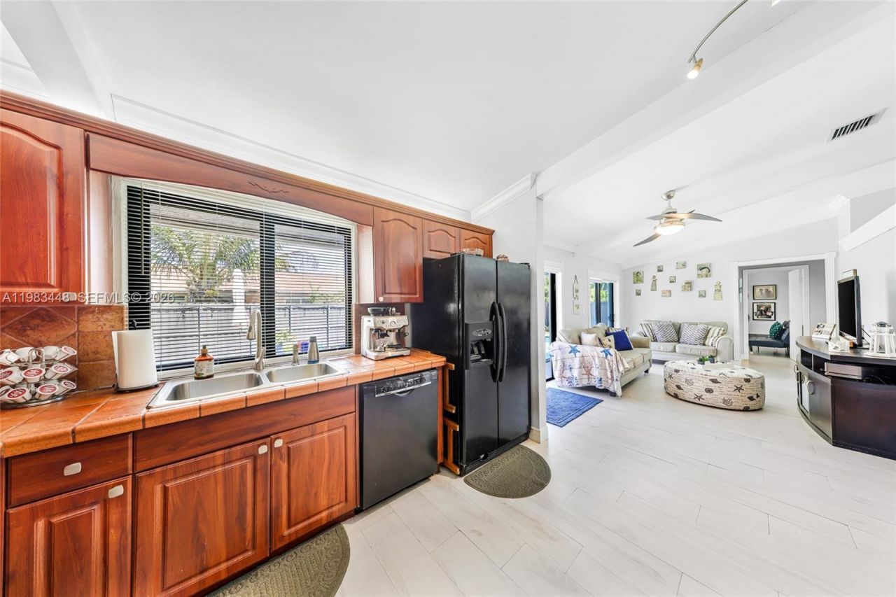 13951 SW 109th St , Miami, FL 33186 Photo