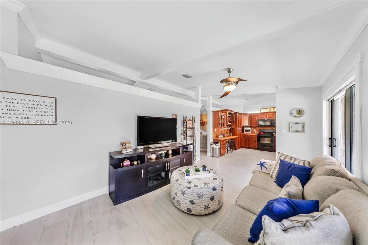 13951 SW 109th St , Miami, FL 33186 Photo