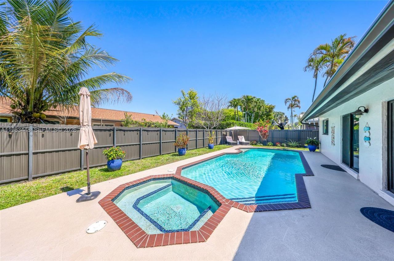 13951 SW 109th St , Miami, FL 33186 Photo