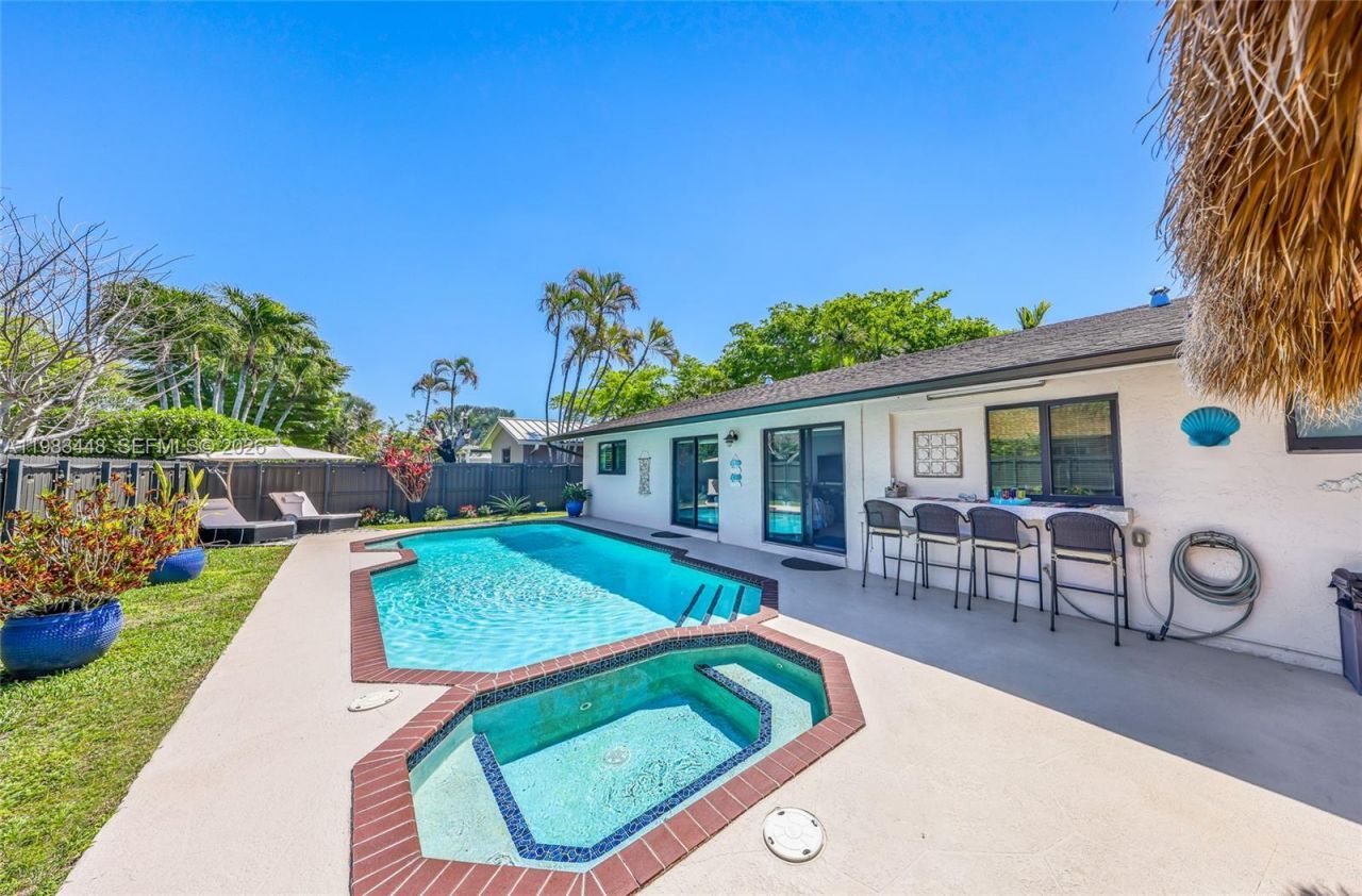 13951 SW 109th St , Miami, FL 33186 Photo