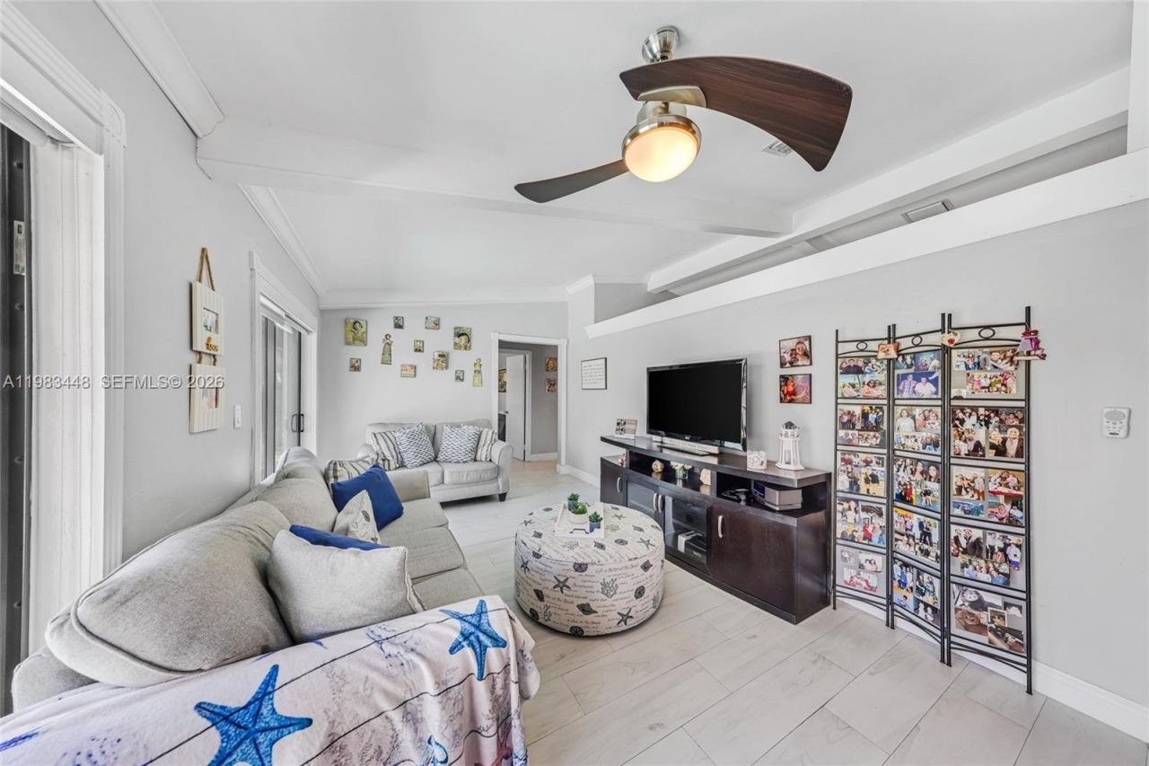 13951 SW 109th St , Miami, FL 33186 Photo