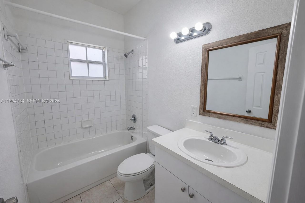 1008 NW 2nd Ave , Hallandale Beach, FL 33009 Photo