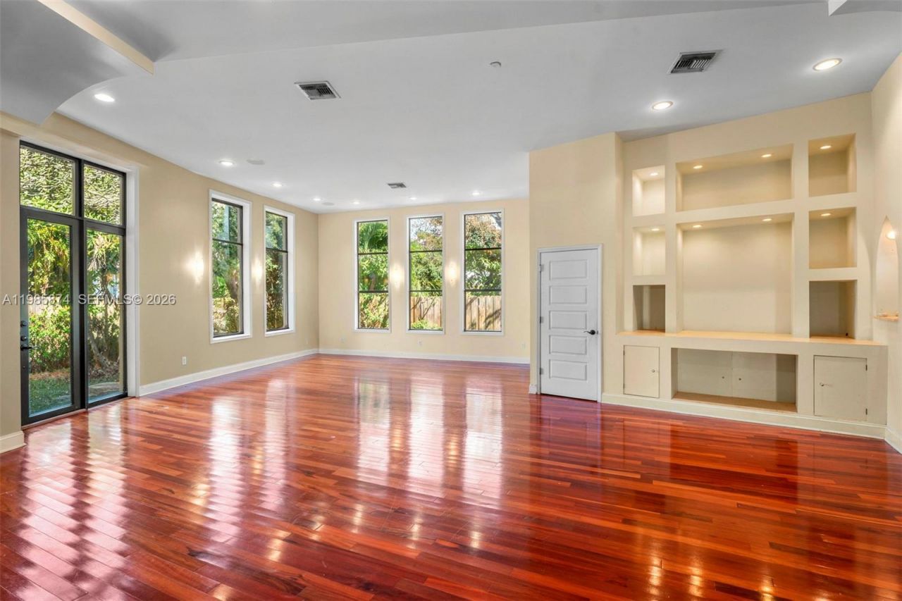 3310 Garden Ave , Miami Beach, FL 33140 Photo