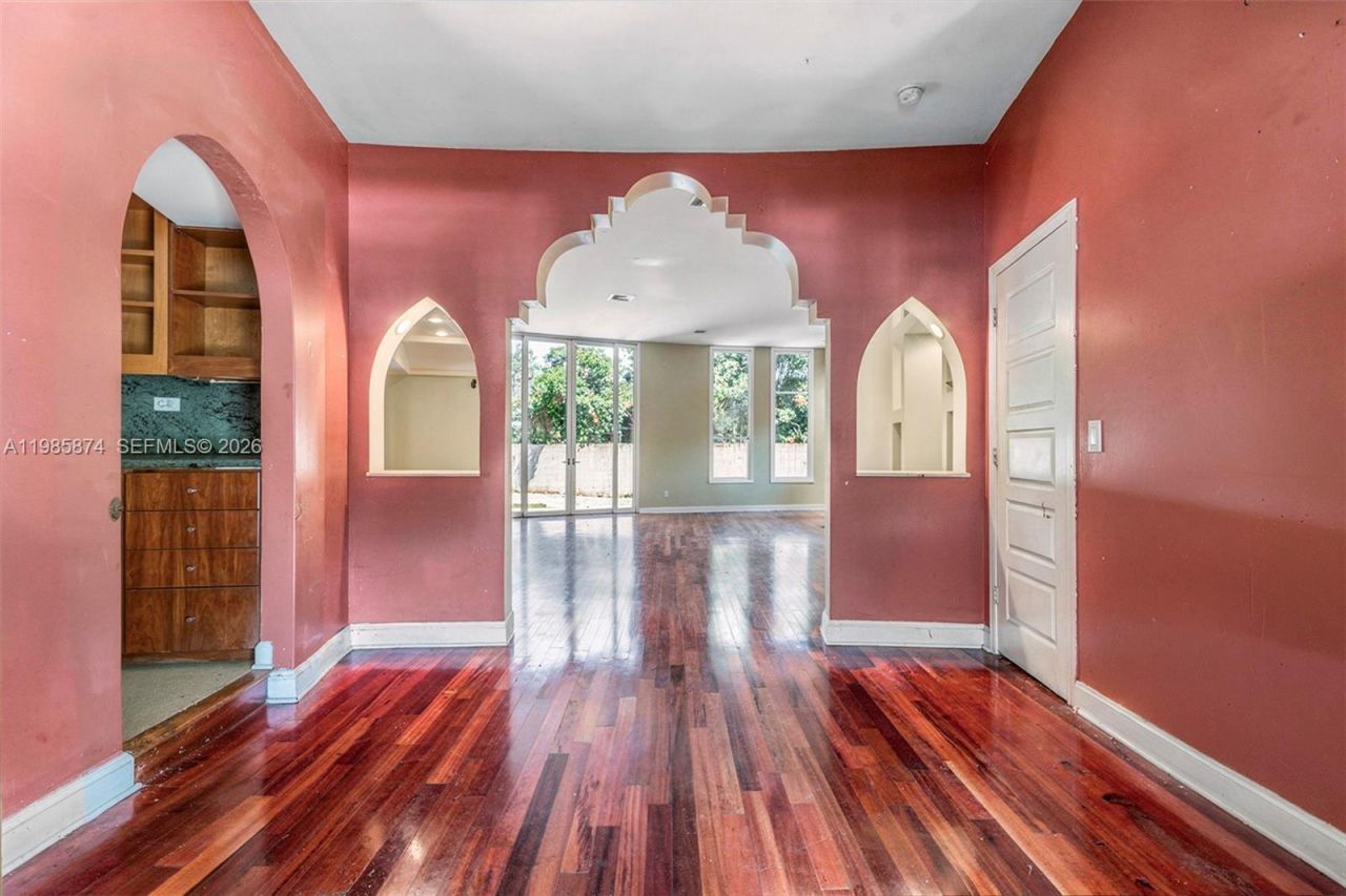 3310 Garden Ave , Miami Beach, FL 33140 Photo