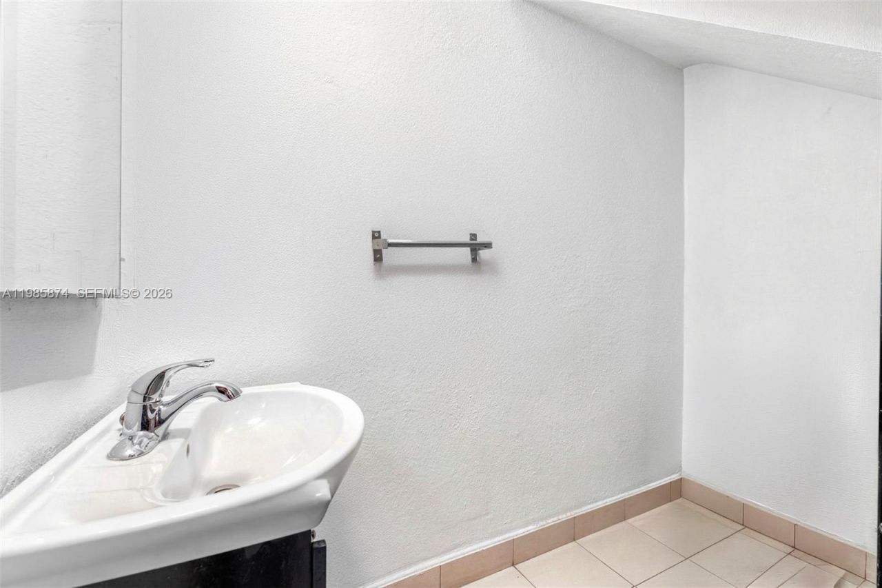 3310 Garden Ave , Miami Beach, FL 33140 Photo