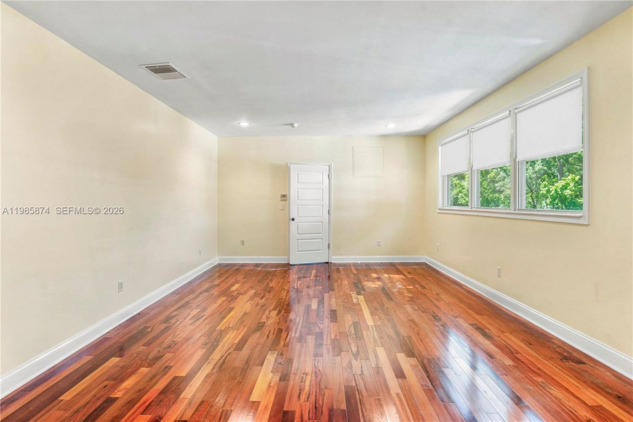 3310 Garden Ave , Miami Beach, FL 33140 Photo