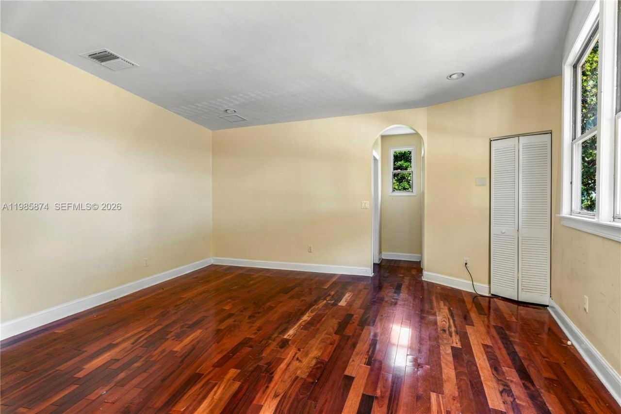 3310 Garden Ave , Miami Beach, FL 33140 Photo