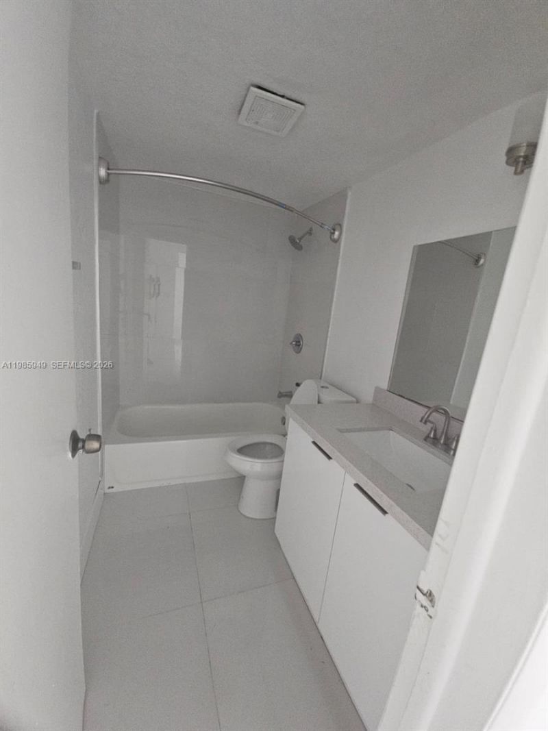 5500 SW 77th Ct, Unit 204, Miami, FL 33155 Photo