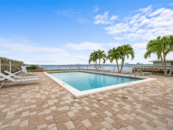 1700 NE 105th St, Unit 505, Miami Shores, FL 33138