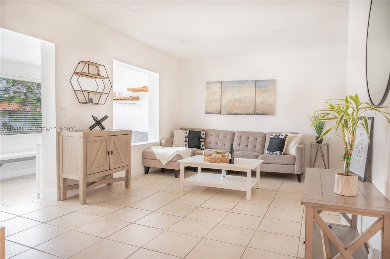 4821 SW 5th St , Miami, FL 33134 Photo