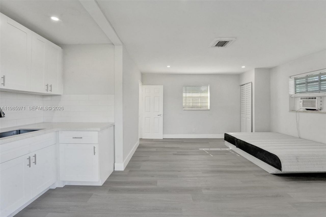 5657 Grant St, Unit 5, Hollywood, FL 33021 Photo