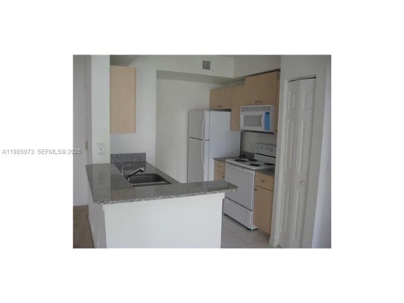 2486 Centergate Dr, Unit 102, Miramar, FL 33025 Photo