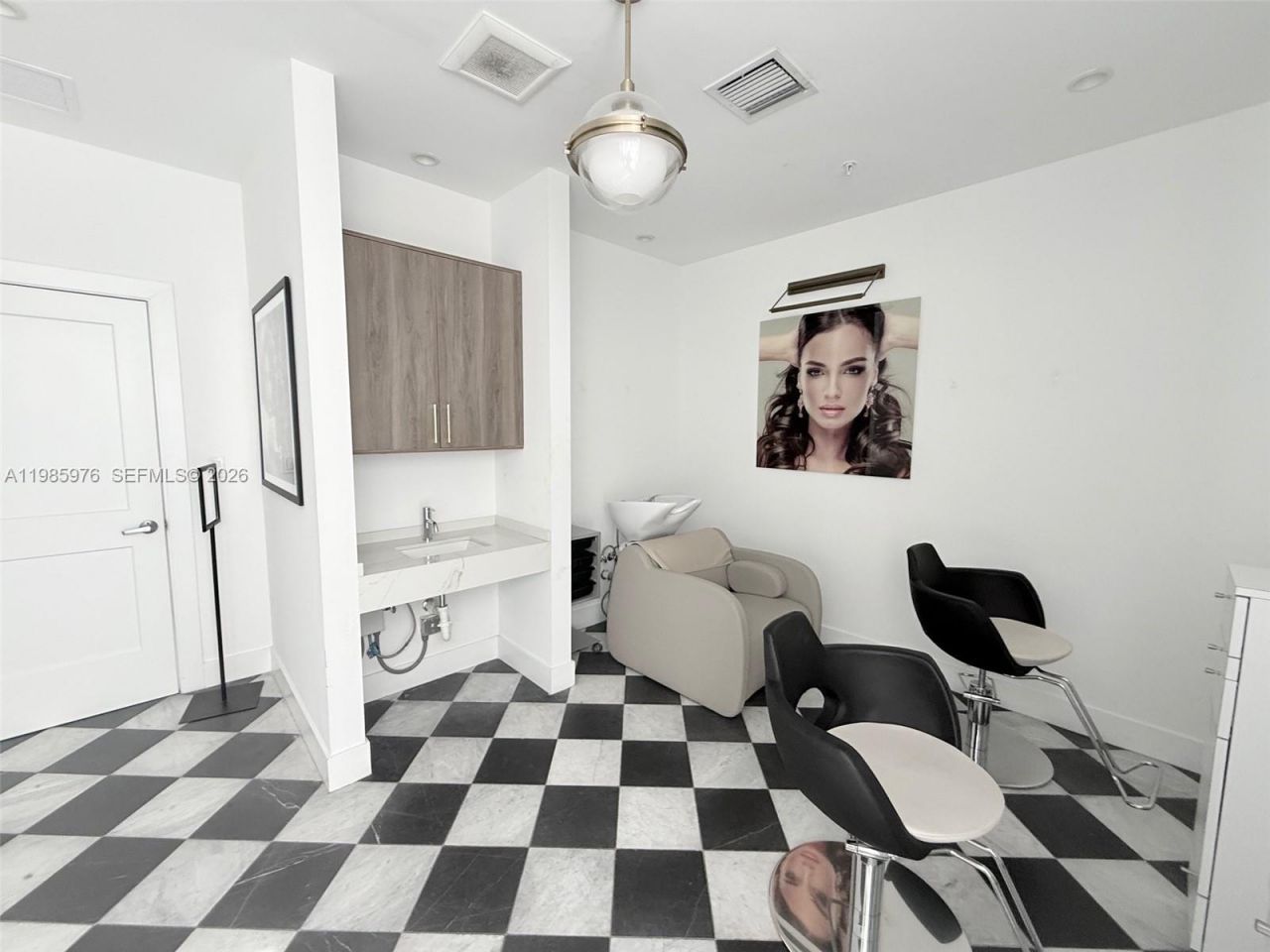 218 NW 8th St, Miami, FL 33136 Photo
