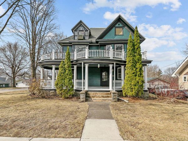 215 N Bridge Street, Markesan, WI 53946