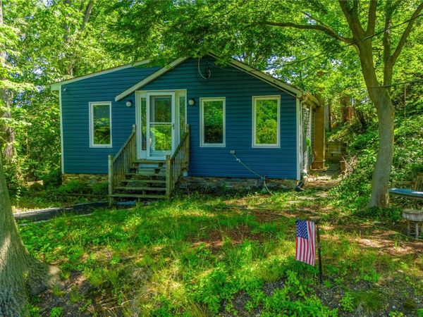 8 Towle Place , Glen Cove, NY 11542