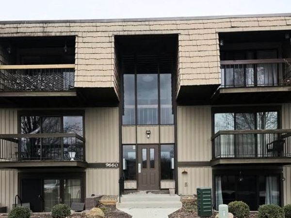 9660 Cove Drive , Unit F-16, North Royalton, OH 44133