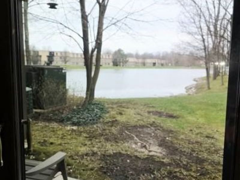 9660 Cove Drive, Unit F-16, North Royalton, OH 44133 Photo 10