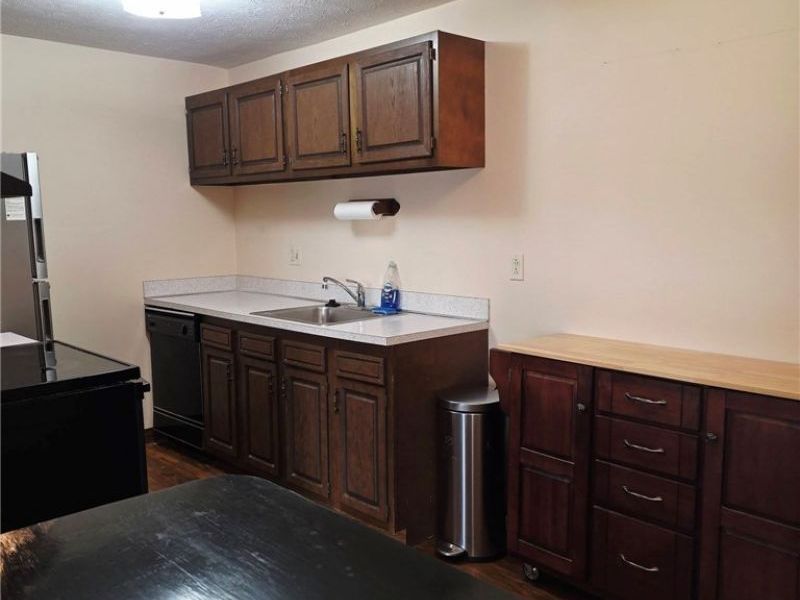 9660 Cove Drive, Unit F-16, North Royalton, OH 44133 Photo 14