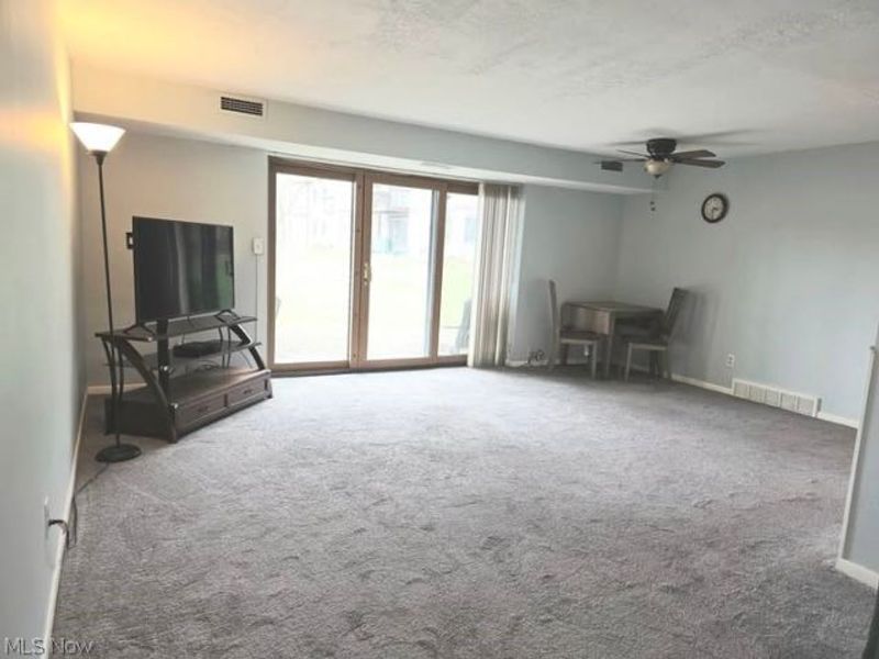 9660 Cove Drive, Unit F-16, North Royalton, OH 44133 Photo 2