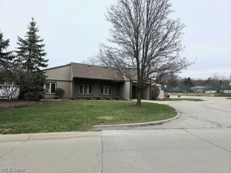 9660 Cove Drive, Unit F-16, North Royalton, OH 44133 Photo 32