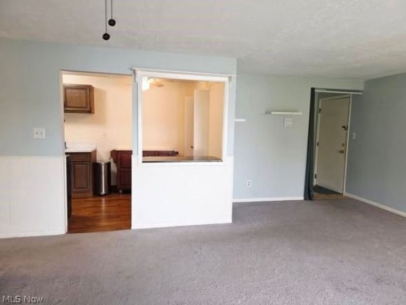 9660 Cove Drive, Unit F-16, North Royalton, OH 44133 Photo 4