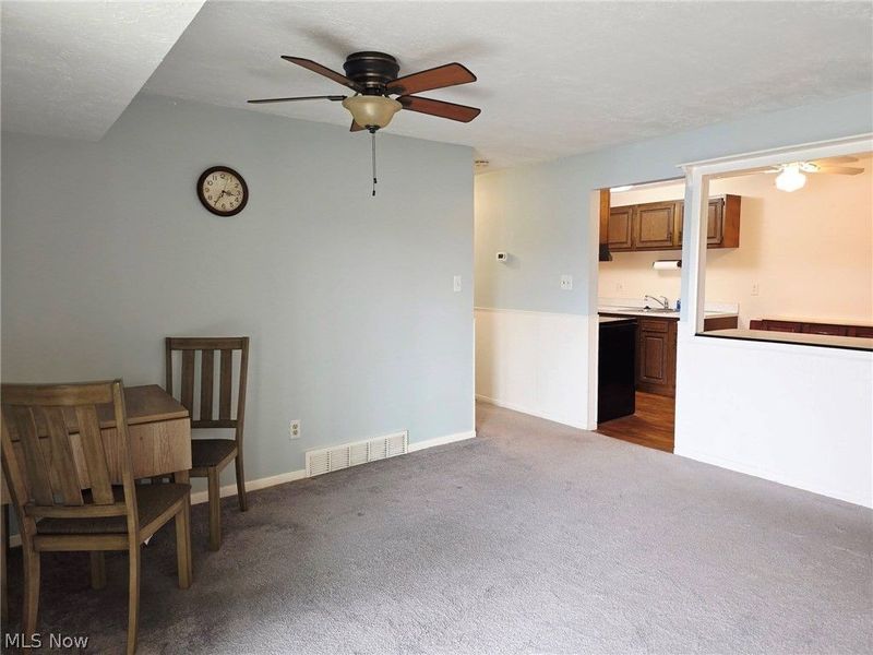 9660 Cove Drive, Unit F-16, North Royalton, OH 44133 Photo 6