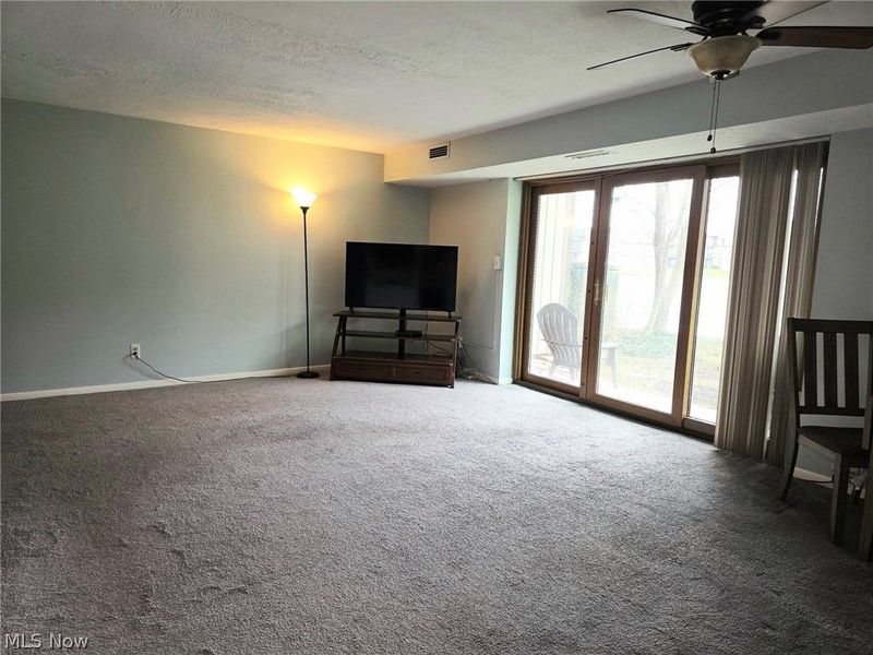 9660 Cove Drive, Unit F-16, North Royalton, OH 44133 Photo 8