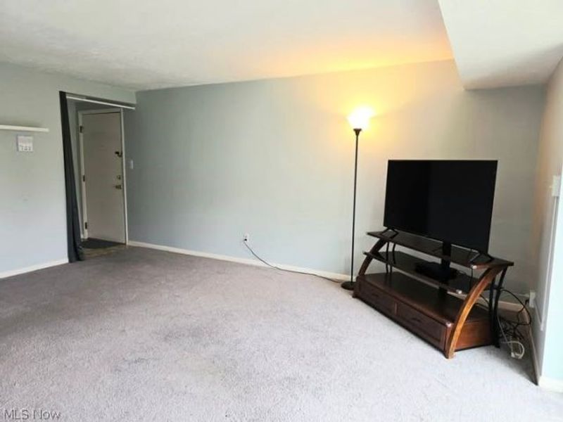 9660 Cove Drive, Unit F-16, North Royalton, OH 44133 Photo 9