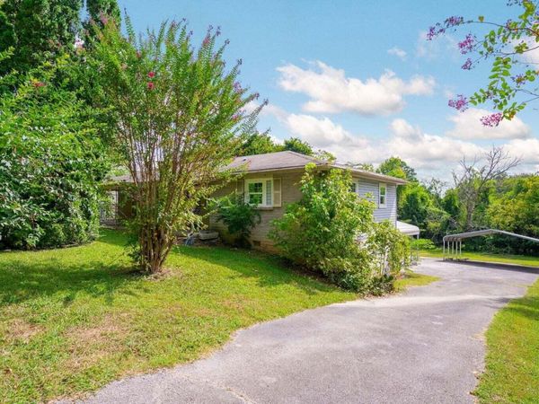 3000 Mary Walker Place, Chattanooga, TN 37411