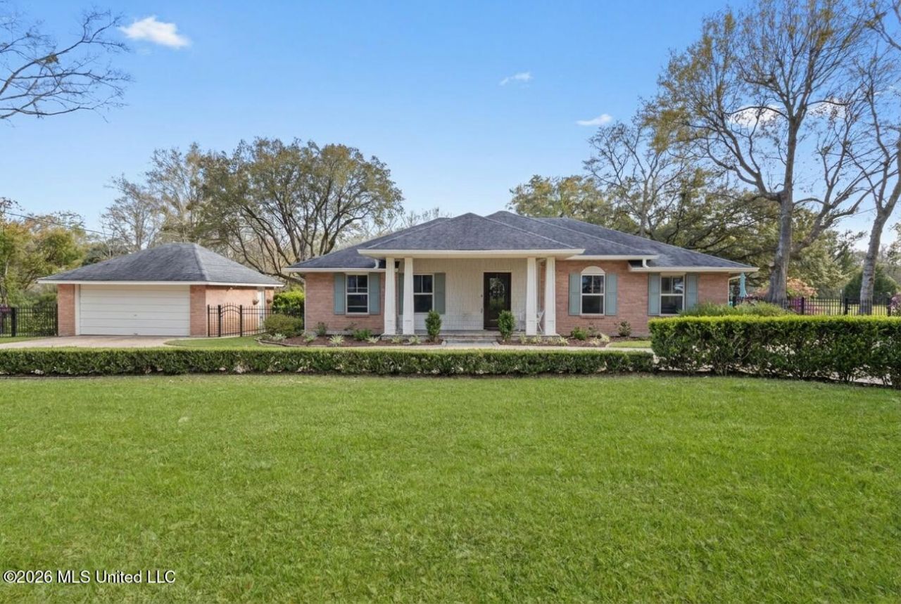 1402 Calhoun Street, Ocean Springs, MS 39564 Main Photo