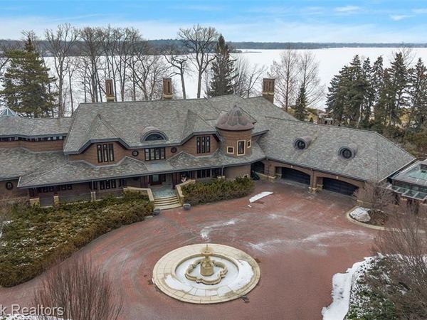 4740 Dow Ridge Road, Orchard Lake Village, MI 48324