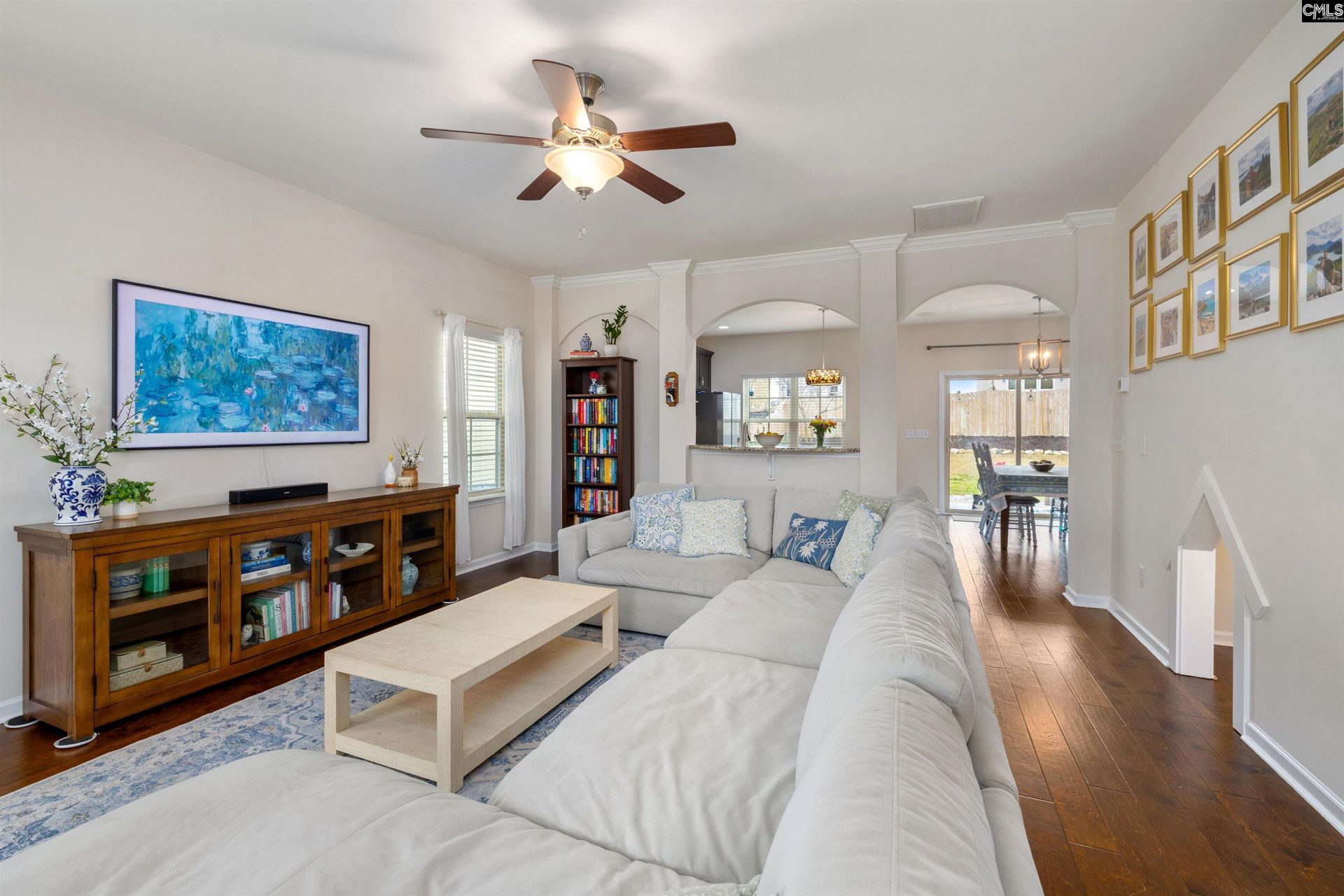 390 Gatesbrook Drive Photo 10