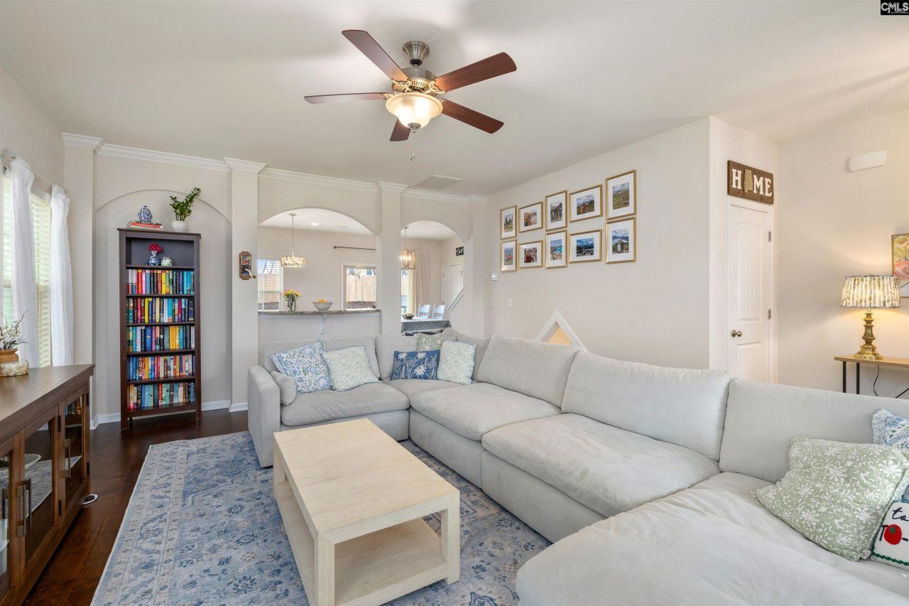 390 Gatesbrook Drive  Photo 10