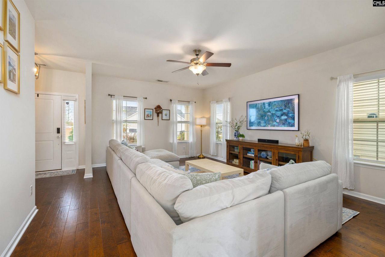 390 Gatesbrook Drive  Photo 11