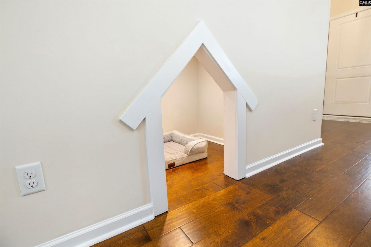 390 Gatesbrook Drive  Photo 12