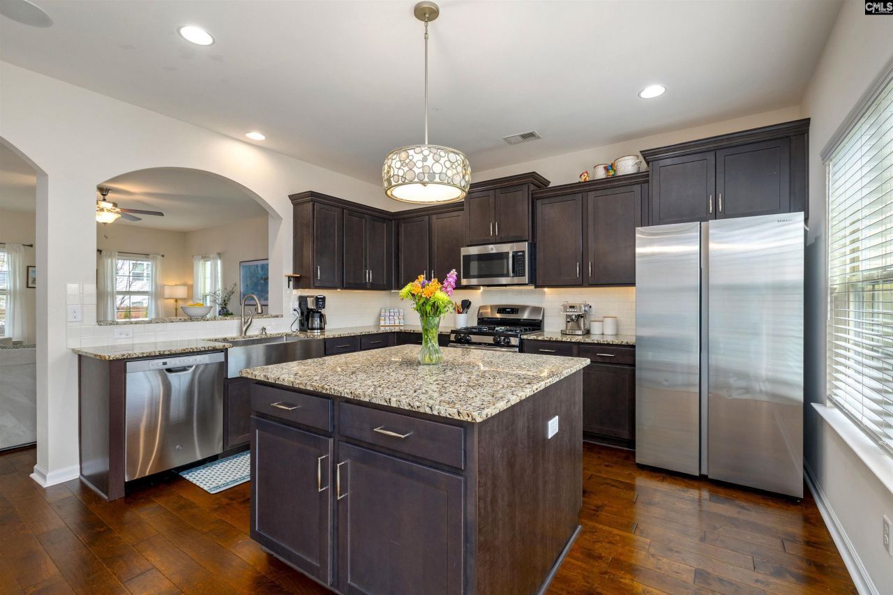 390 Gatesbrook Drive Photo 15