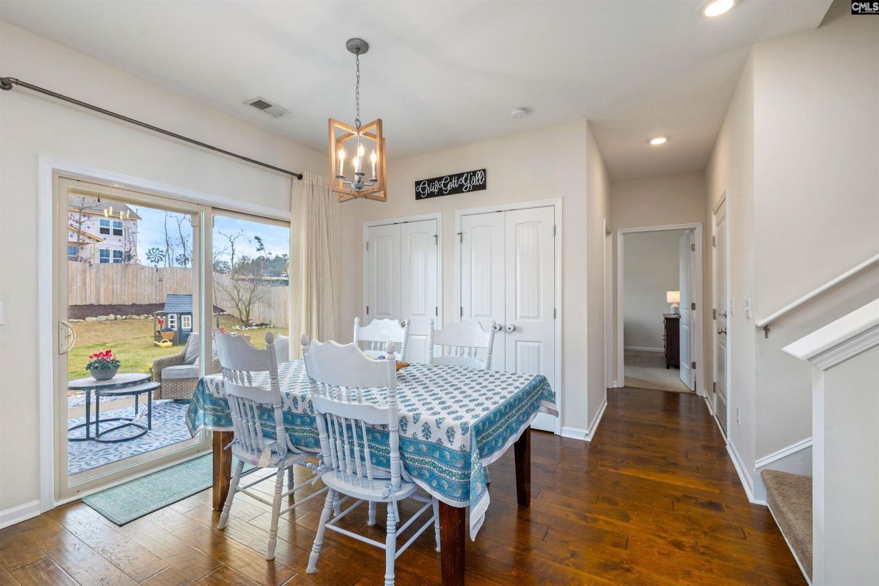 390 Gatesbrook Drive  Photo 18