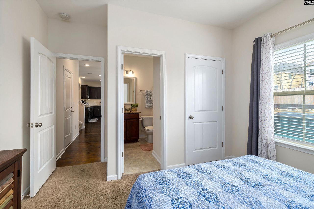 390 Gatesbrook Drive Photo 21