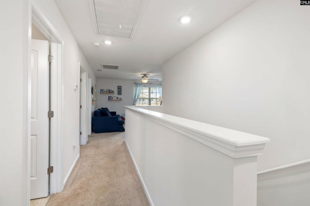 390 Gatesbrook Drive Photo 22