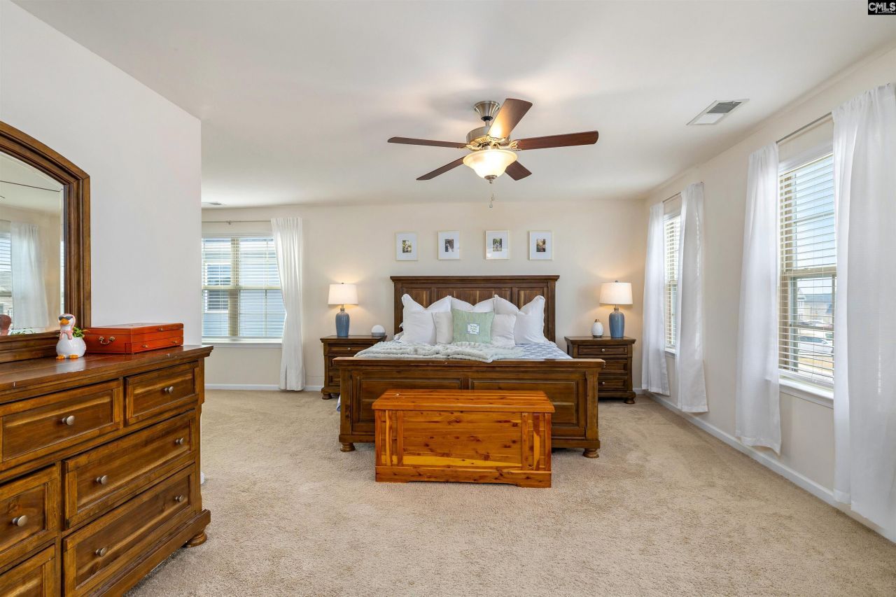 390 Gatesbrook Drive Photo 24