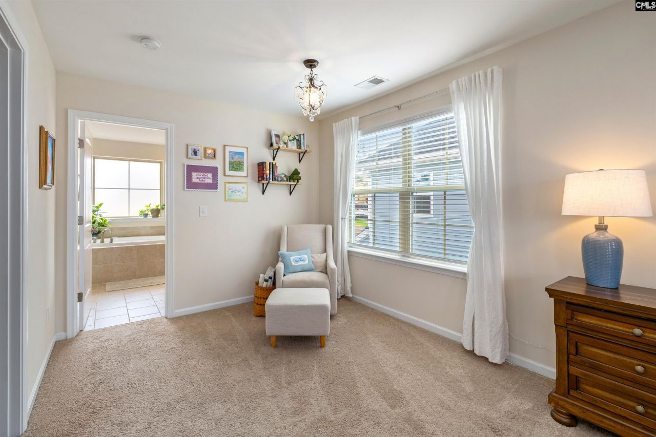 390 Gatesbrook Drive Photo 25