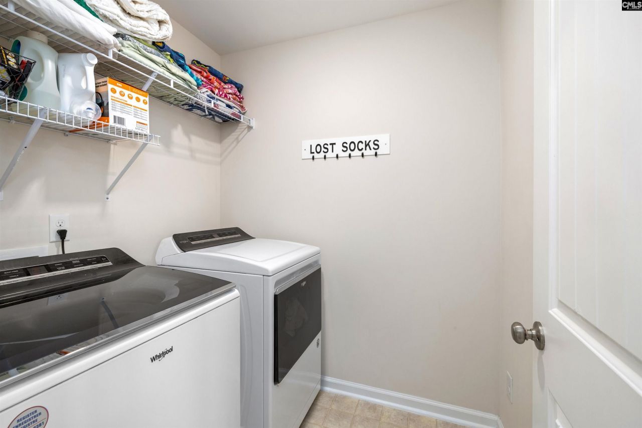 390 Gatesbrook Drive  Photo 37