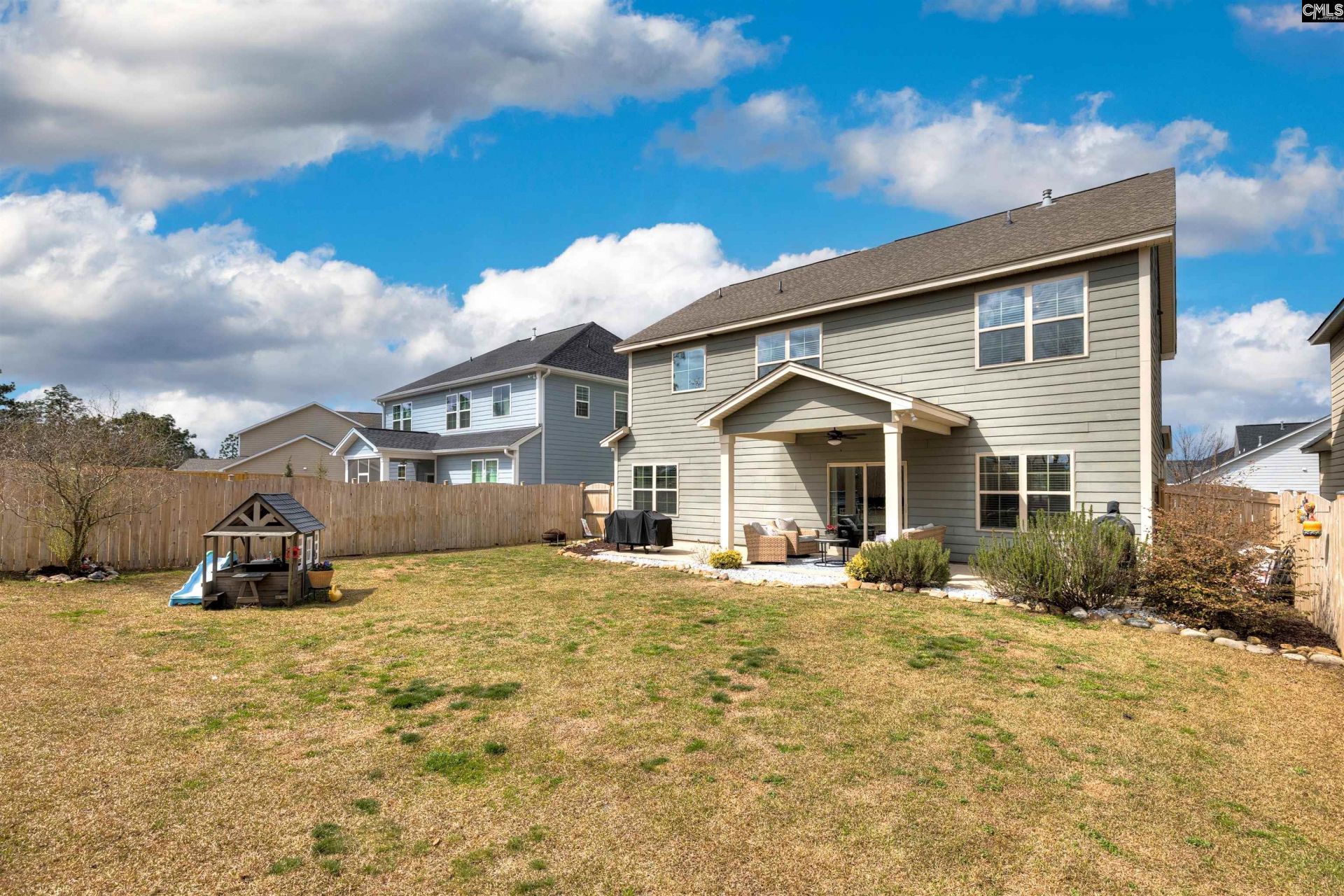 390 Gatesbrook Drive Photo 7