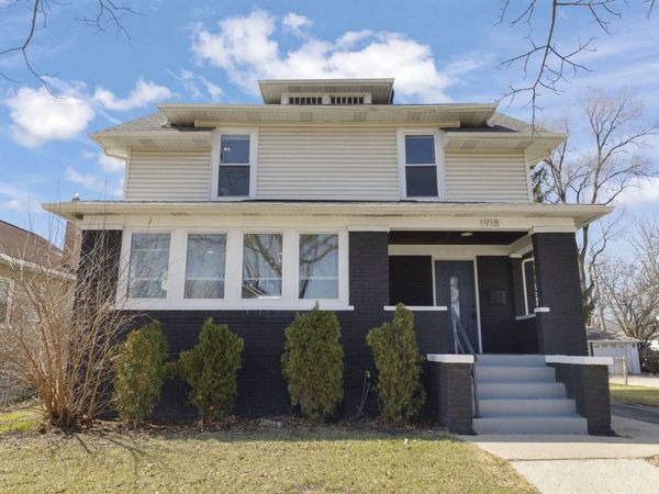 1918 S 9th Avenue , Maywood, IL 60153