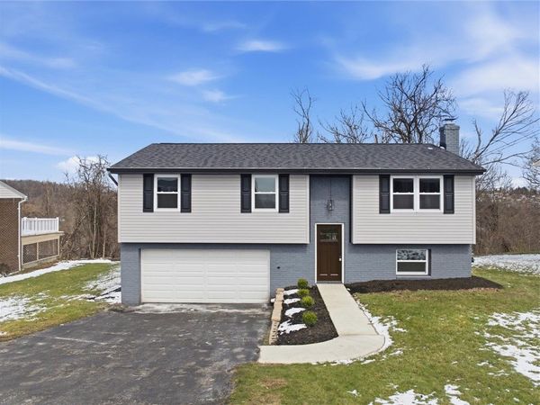14287 Valley View Dr, Mckeesport, PA 15131