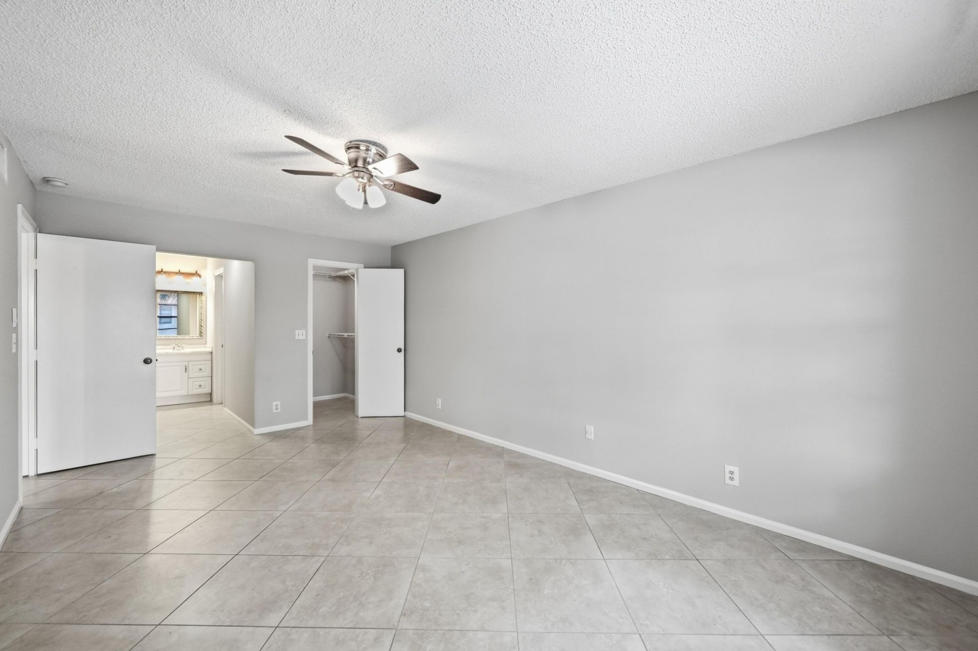 9875 Pineapple Tree Drive, Unit 205, Boynton Beach, FL 33436 Photo