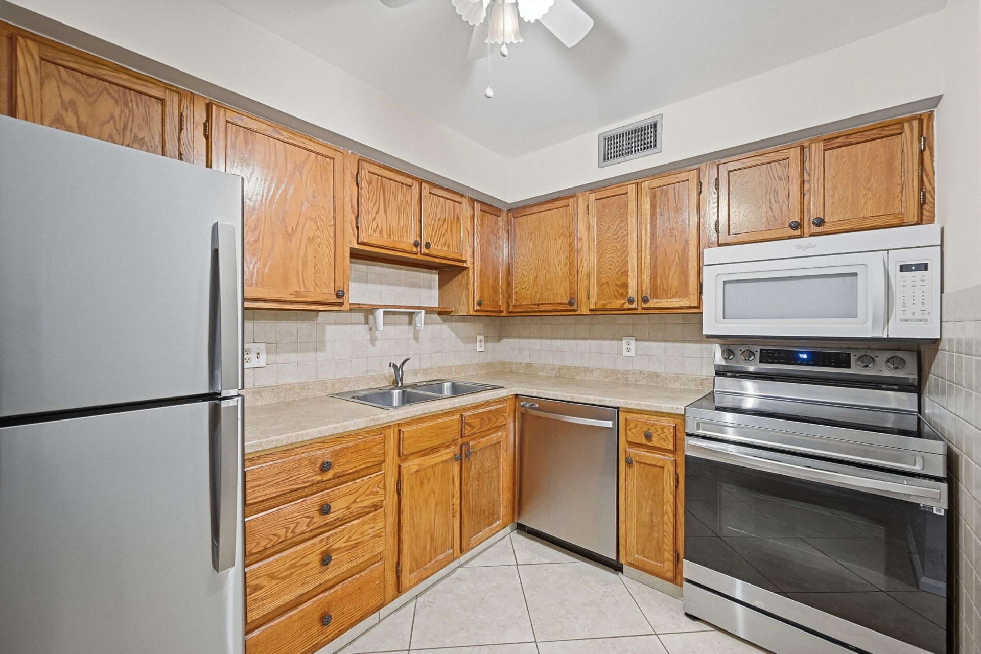 9875 Pineapple Tree Drive, Unit 205, Boynton Beach, FL 33436 Photo