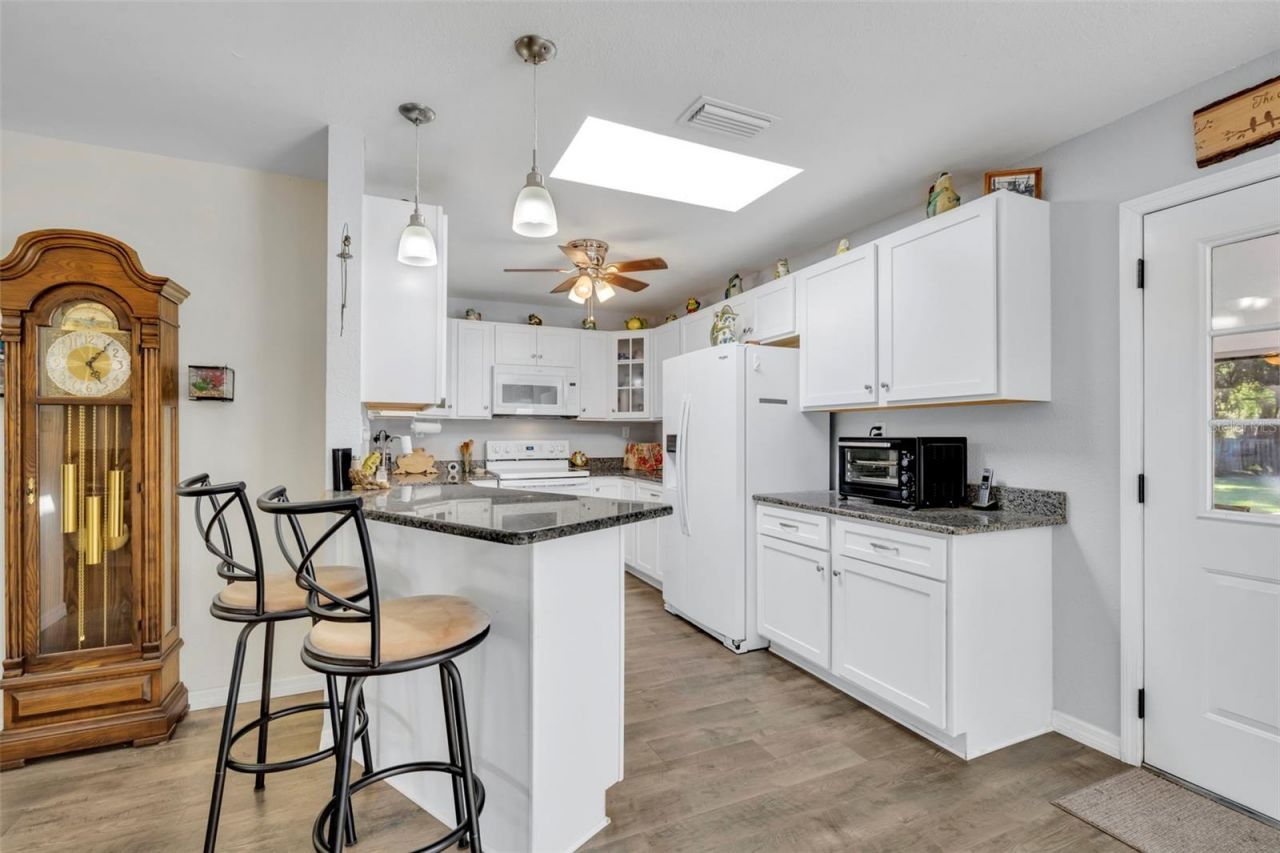 26721 Bloomfield Avenue , Yalaha, FL 34797 Photo