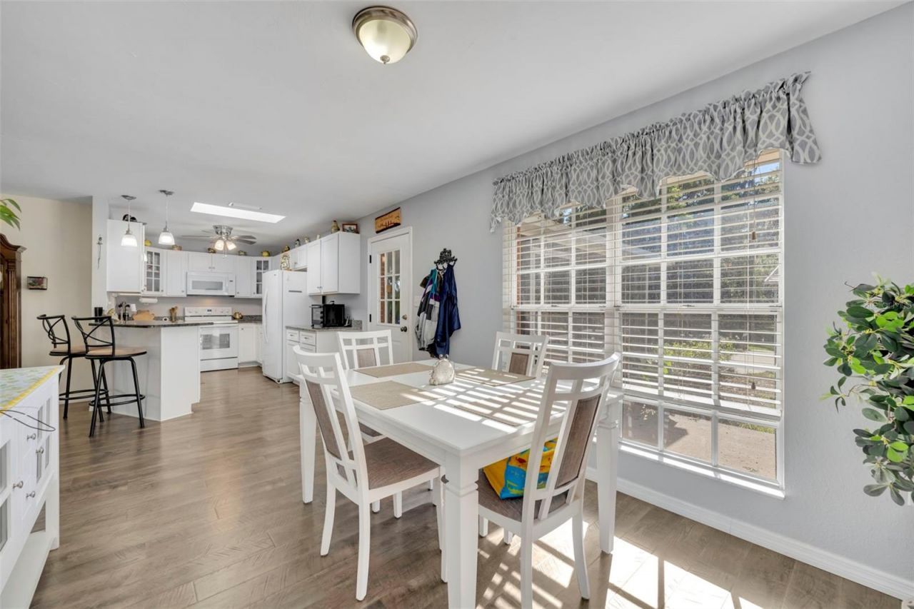 26721 Bloomfield Avenue , Yalaha, FL 34797 Photo