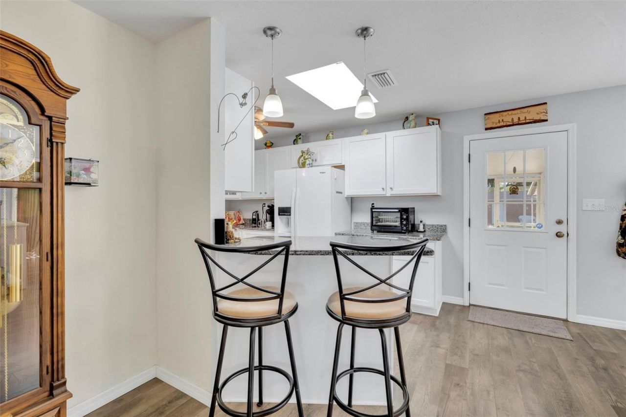 26721 Bloomfield Avenue , Yalaha, FL 34797 Photo